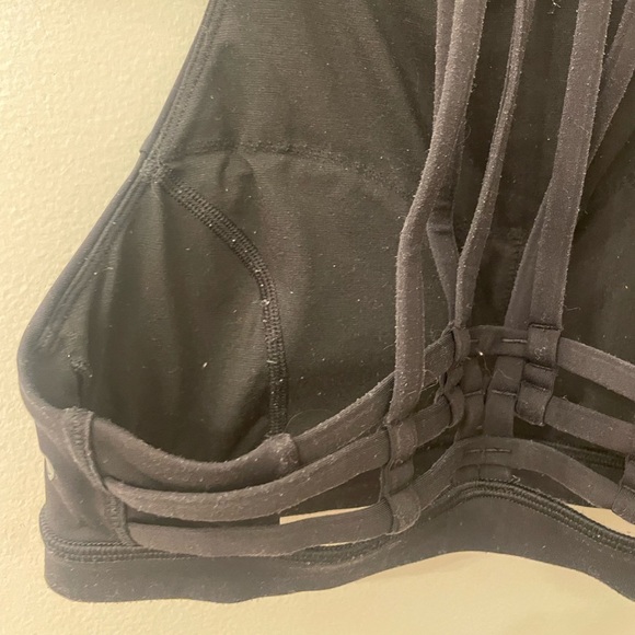 Lululemon High Neck Sports Bra - Picture 4 of 6